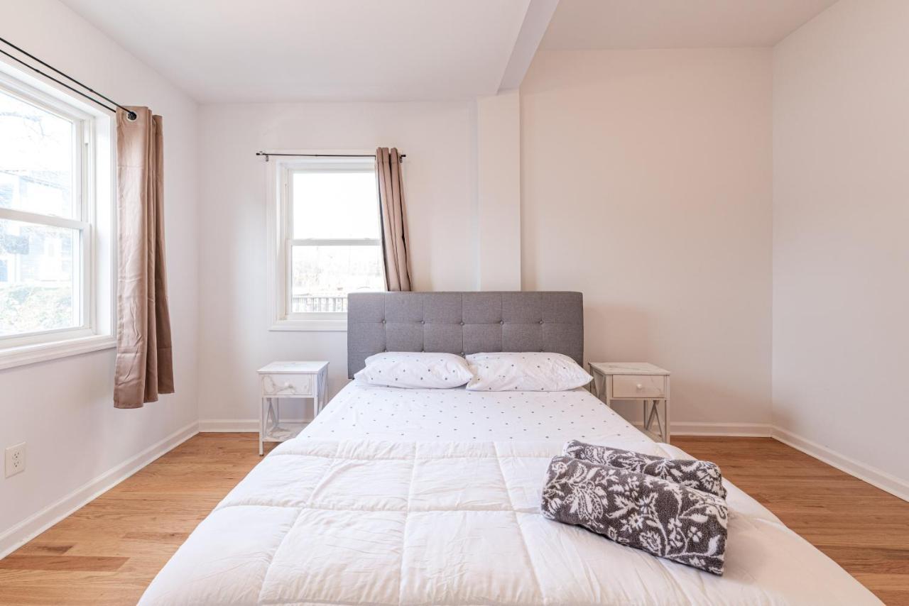Tranquil Town House With Parking And Laundry - Just 25 Minutes To Time Square! Villa Джърси Сити Екстериор снимка