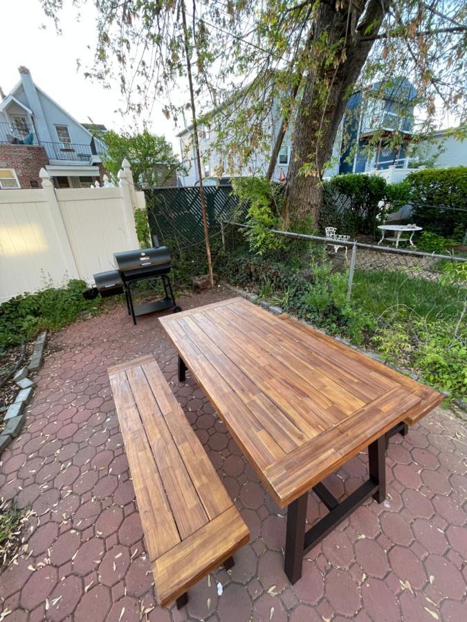 Tranquil Town House With Parking And Laundry - Just 25 Minutes To Time Square! Villa Джърси Сити Екстериор снимка